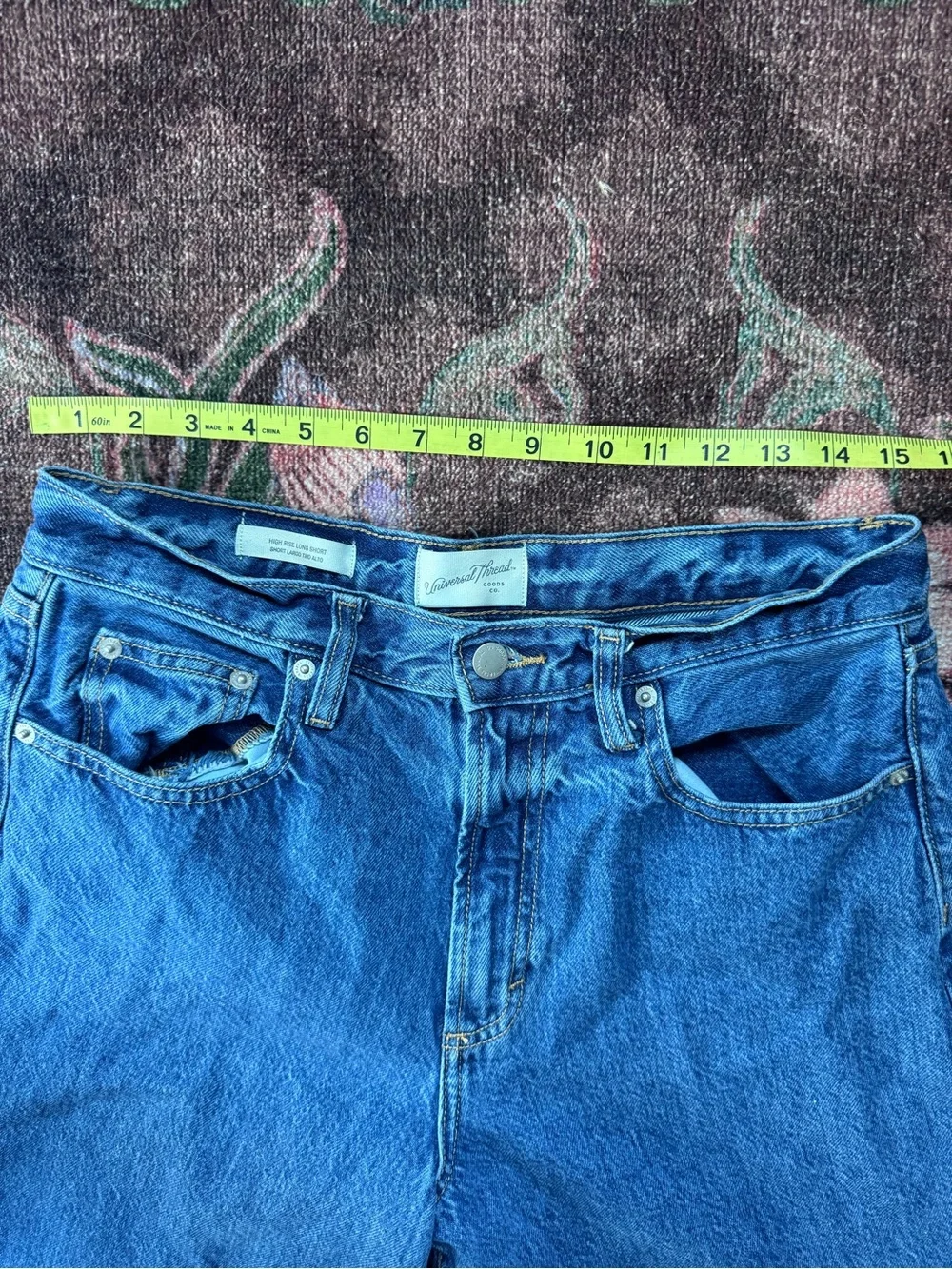 Universal Thread Women’s High Rise Long Denim Shorts Largo Tiro Alto - Size 10